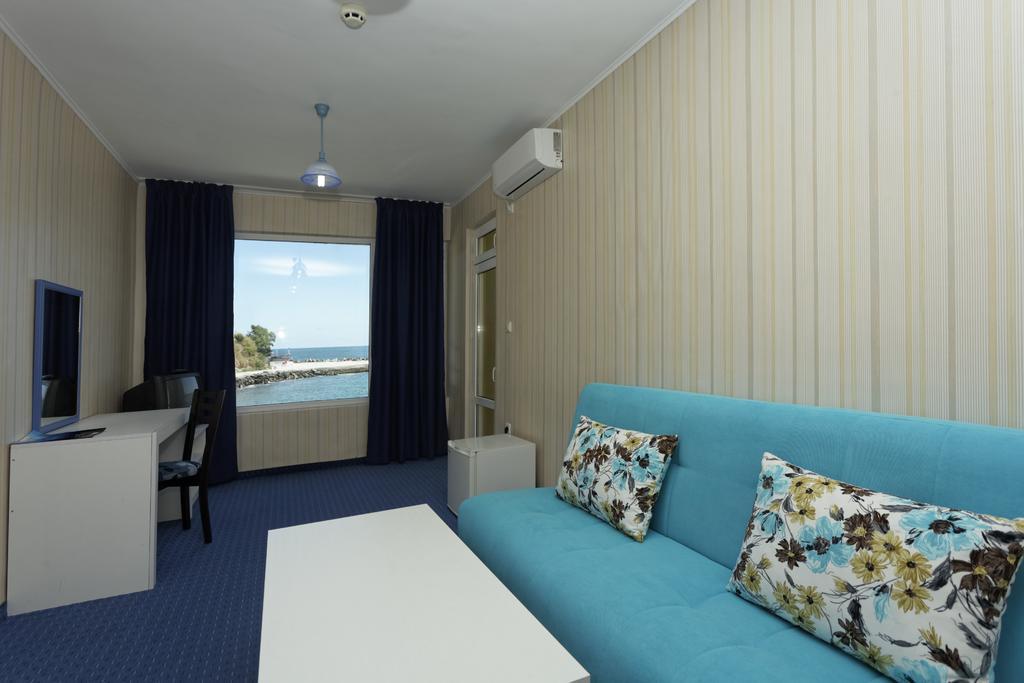 Hotel Marina Kiten  Zimmer foto