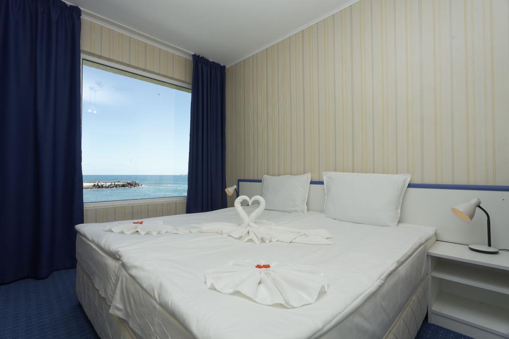Hotel Marina Kiten  Zimmer foto