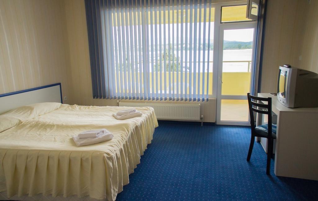 Hotel Marina Kiten  Zimmer foto