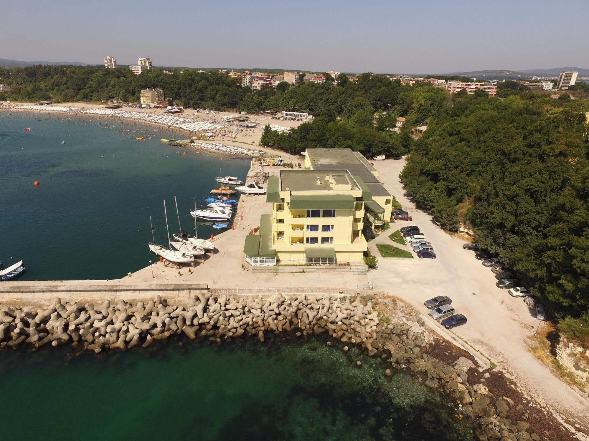 Hotel Marina Kiten  Exterior foto